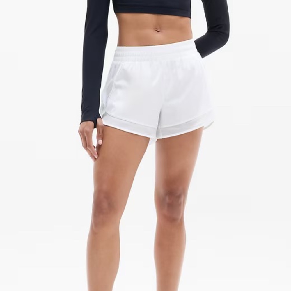 ATHLETA MESH RACER RUN 4" SHORT, SIZE X SMALL (XS), WHITE